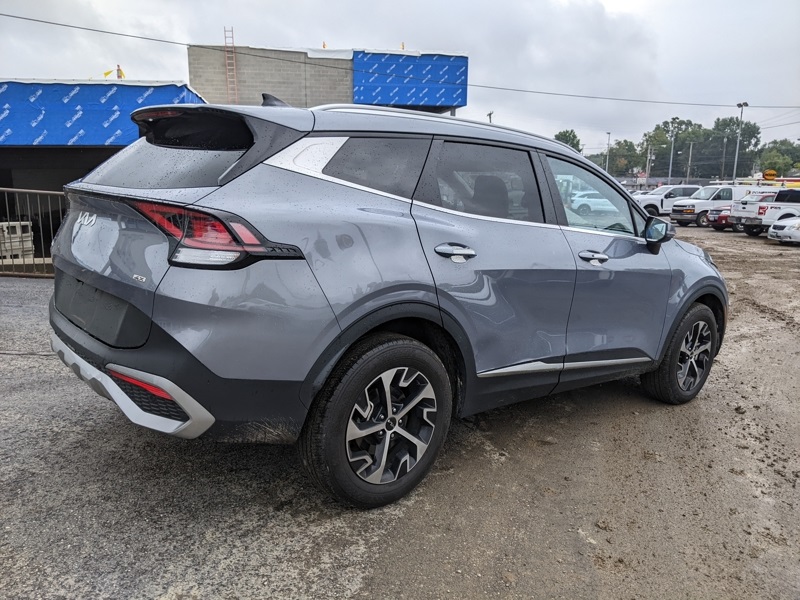 2023 Kia Sportage EX photo 2