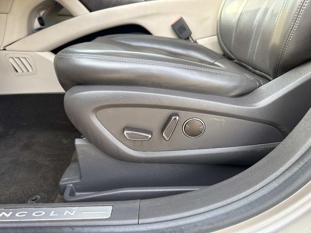 2019 Lincoln Nautilus Reserve photo 14