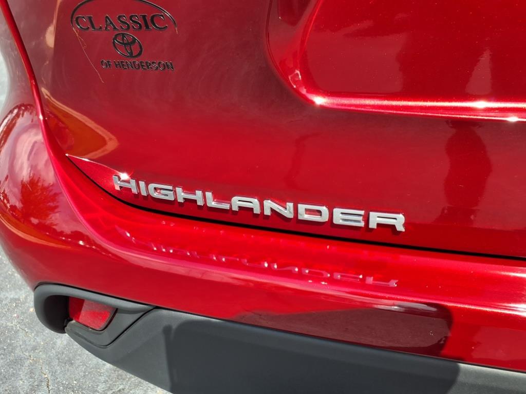 2024 Toyota Highlander XLE photo 5