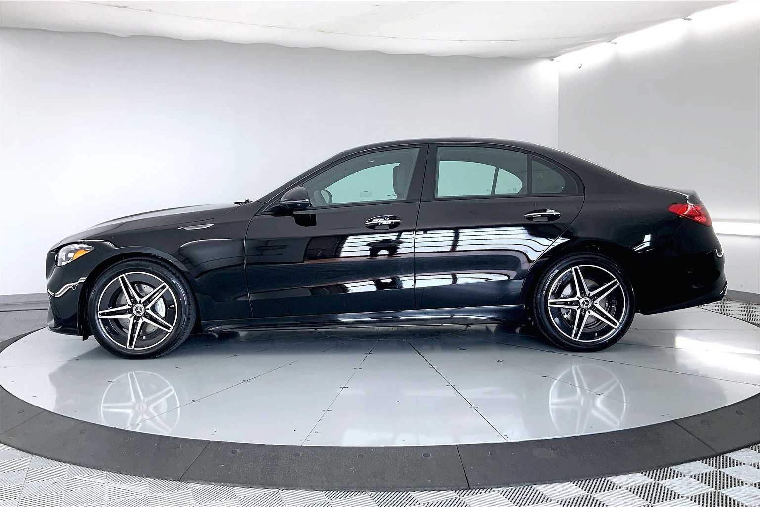 2025 Mercedes Benz C 300 4MATIC photo 3