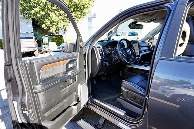 2022 Ram 3500 Laramie photo 39
