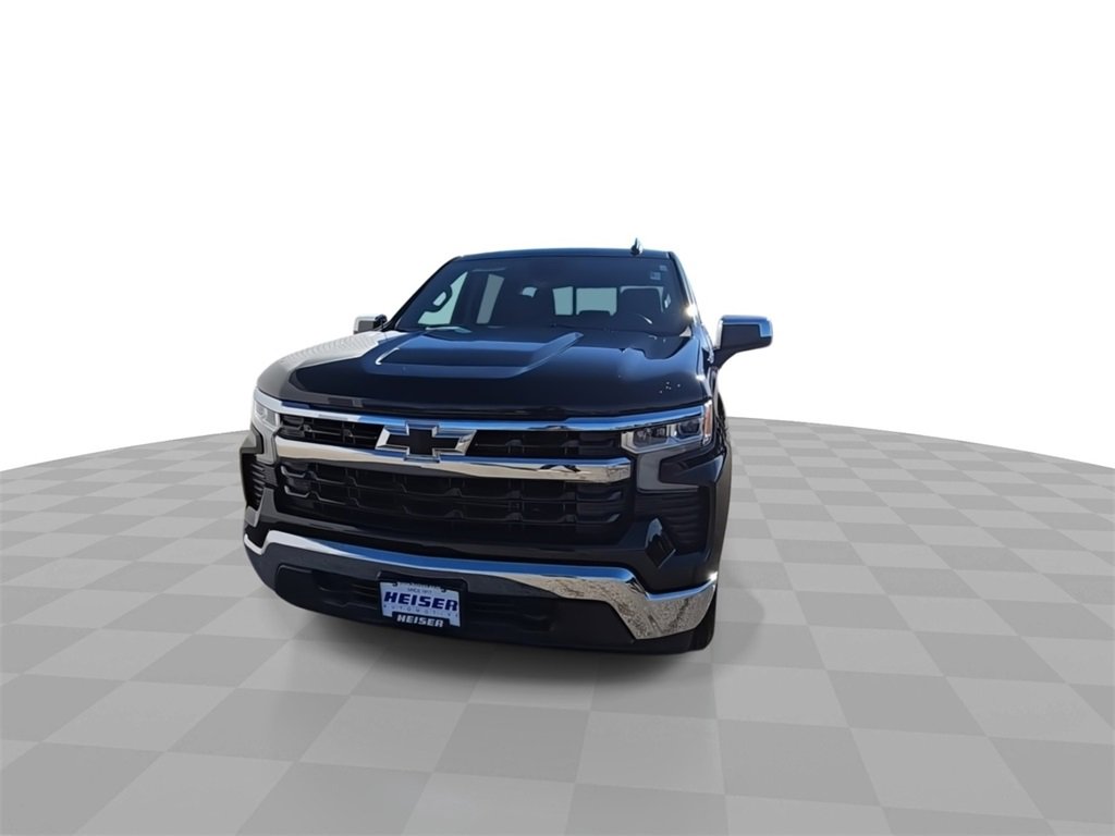 2022 Chevrolet Silverado 1500 LT photo 3