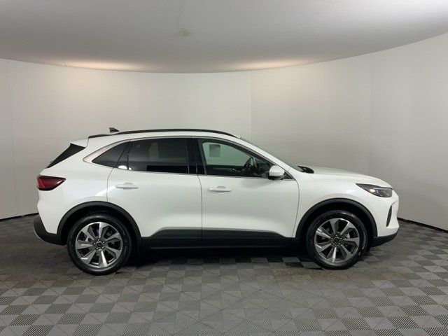 2025 Ford Escape Platinum photo 4