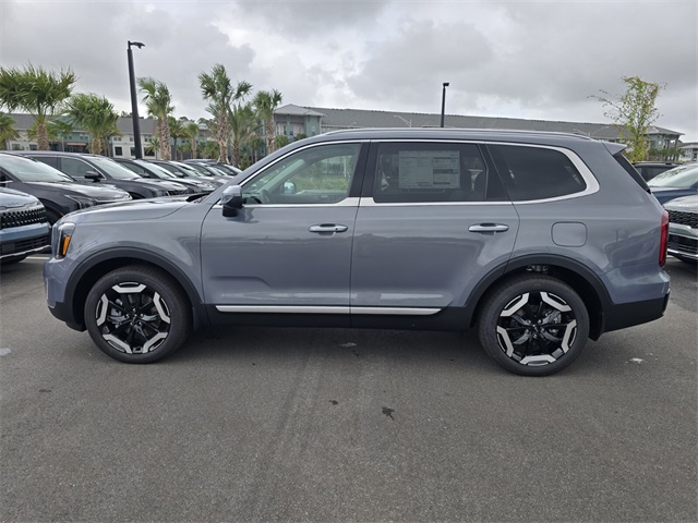 2025 Kia Telluride S photo 3