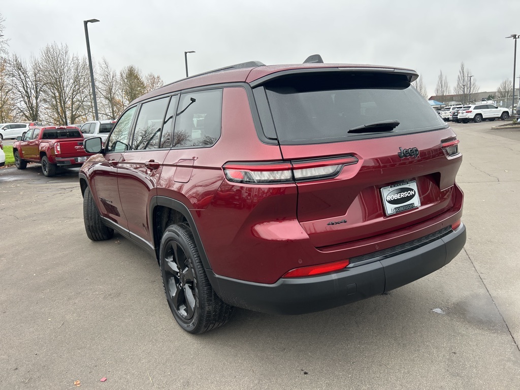 2023 Jeep Grand Cherokee Altitude photo 3