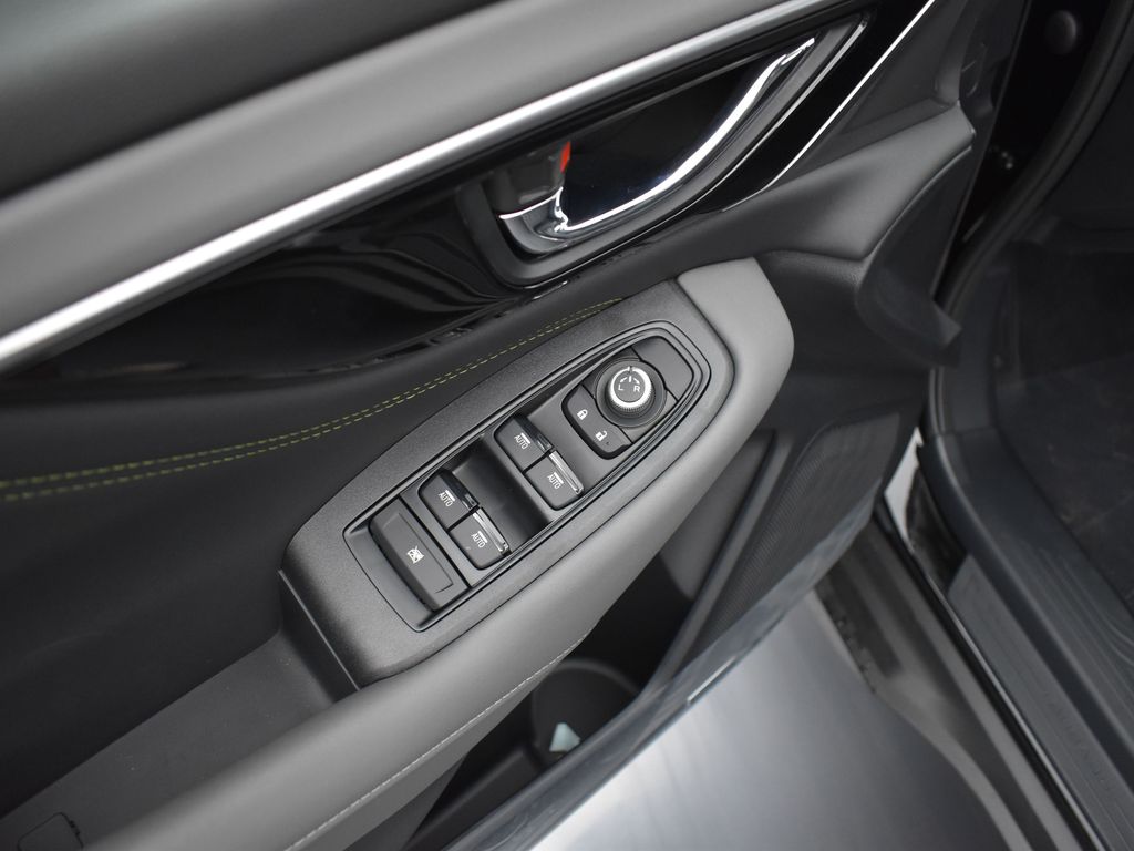 2025 Subaru Outback Onyx Edition photo 6