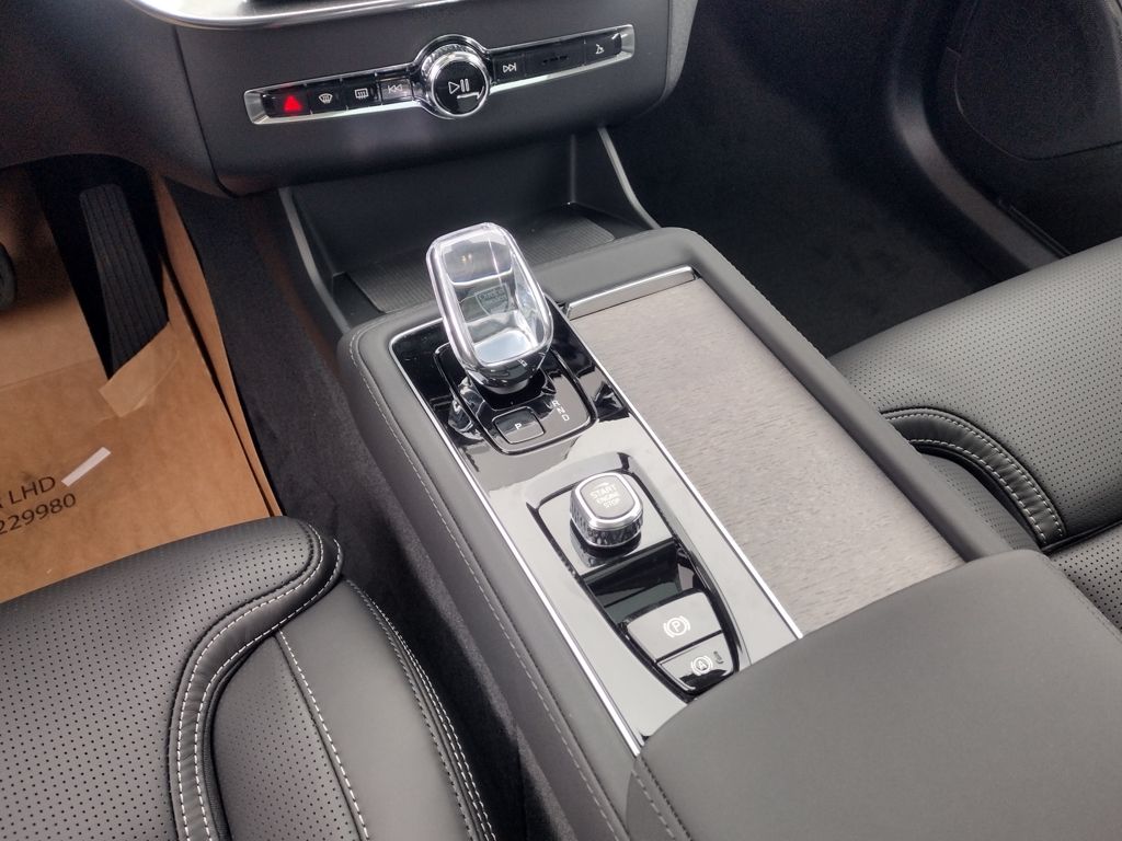 2026 VOLVO XC90 - Image 29