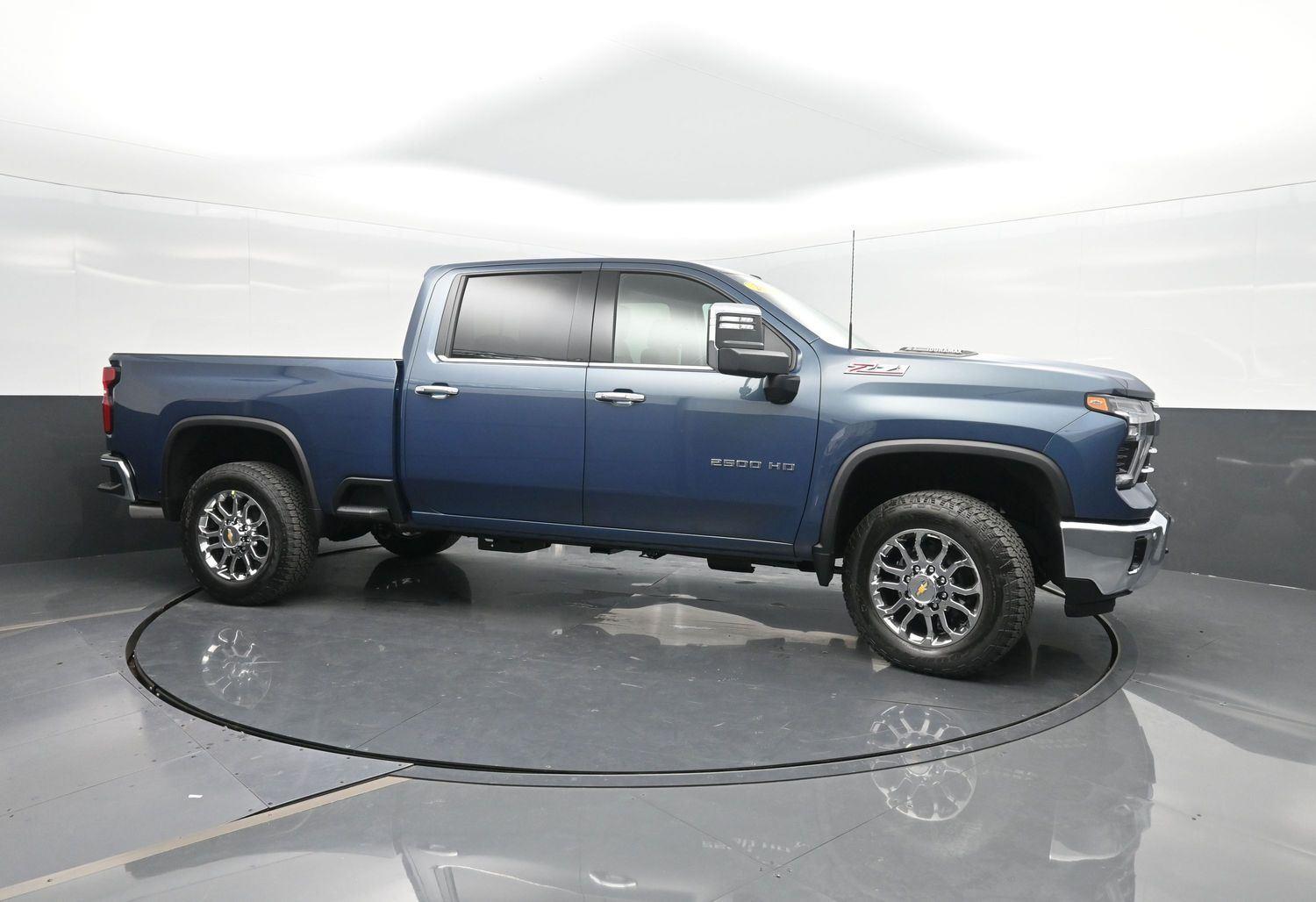 2026 Chevrolet Silverado 2500HD LTZ photo 3