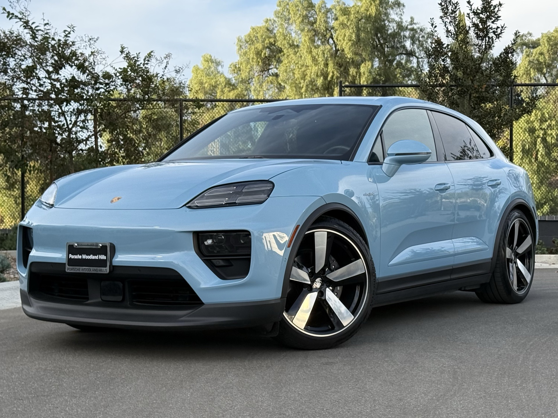 2025 Porsche Macan Base