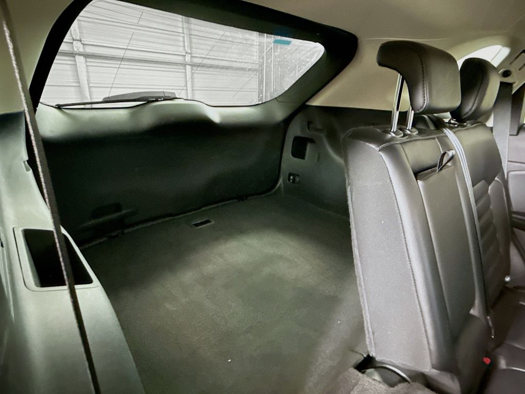 2022 Ford Edge SEL photo 24