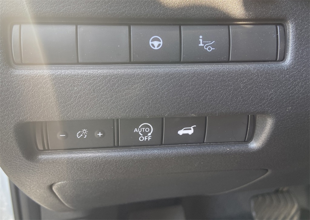 2024 Nissan Rogue Platinum photo 14