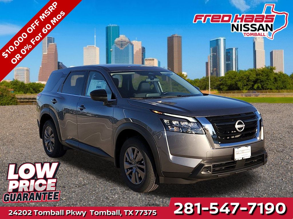 2025 Nissan Pathfinder S's photo