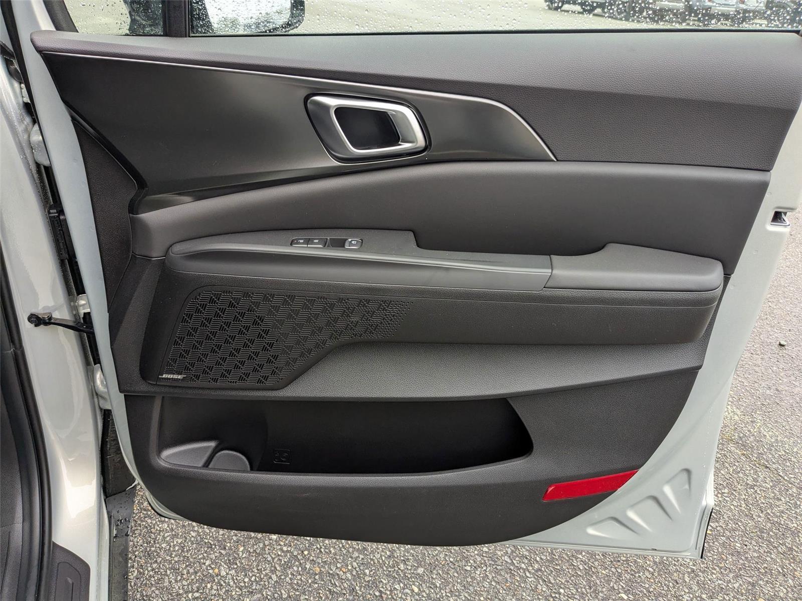 2025 Kia Carnival SX Prestige photo 32