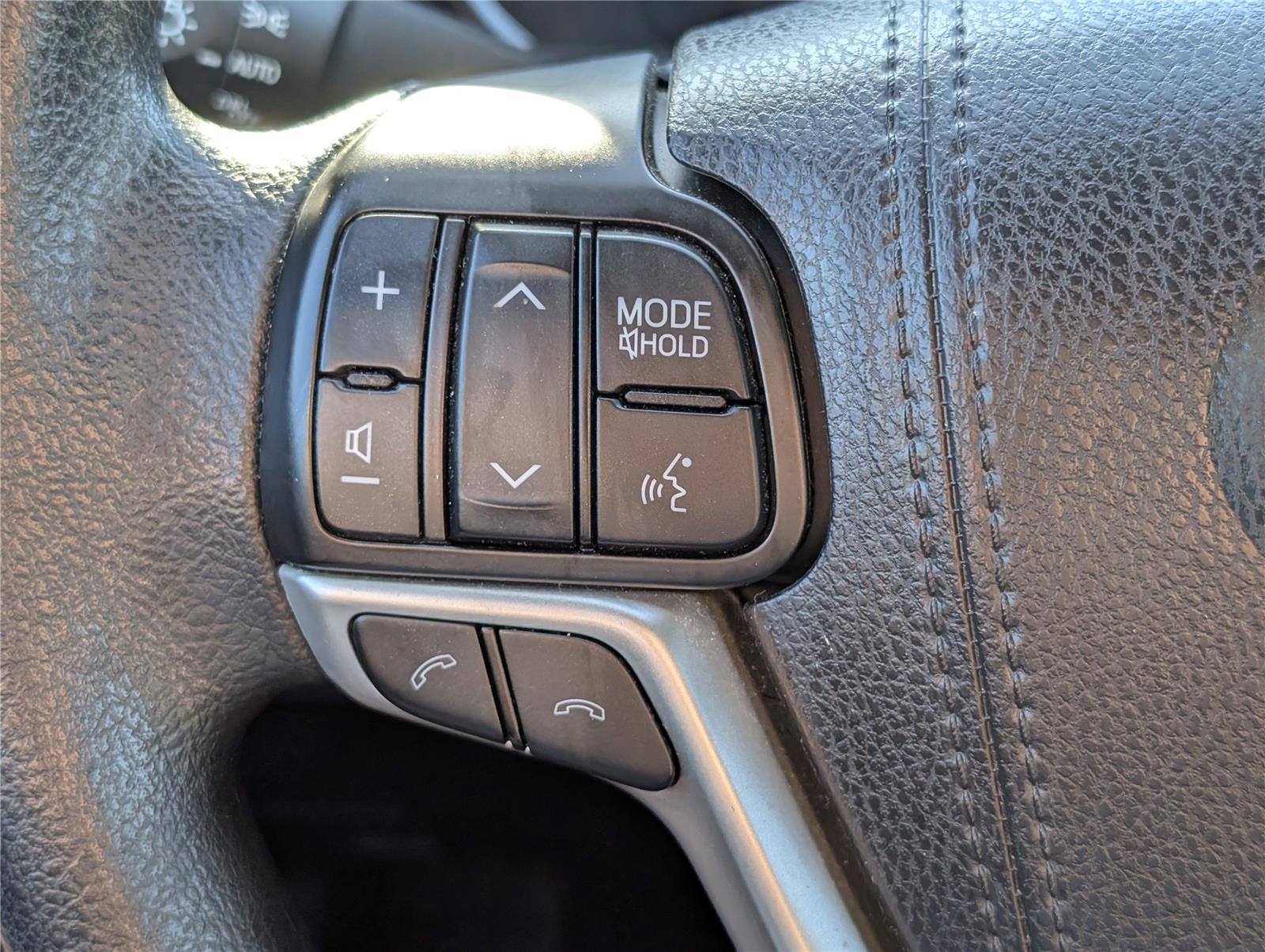 2018 Toyota Highlander LE photo 22