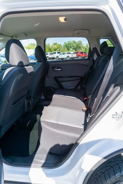 2021 Nissan Rogue SV photo 4