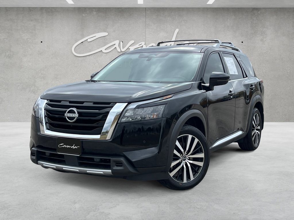 2025 Nissan Pathfinder Platinum's photo