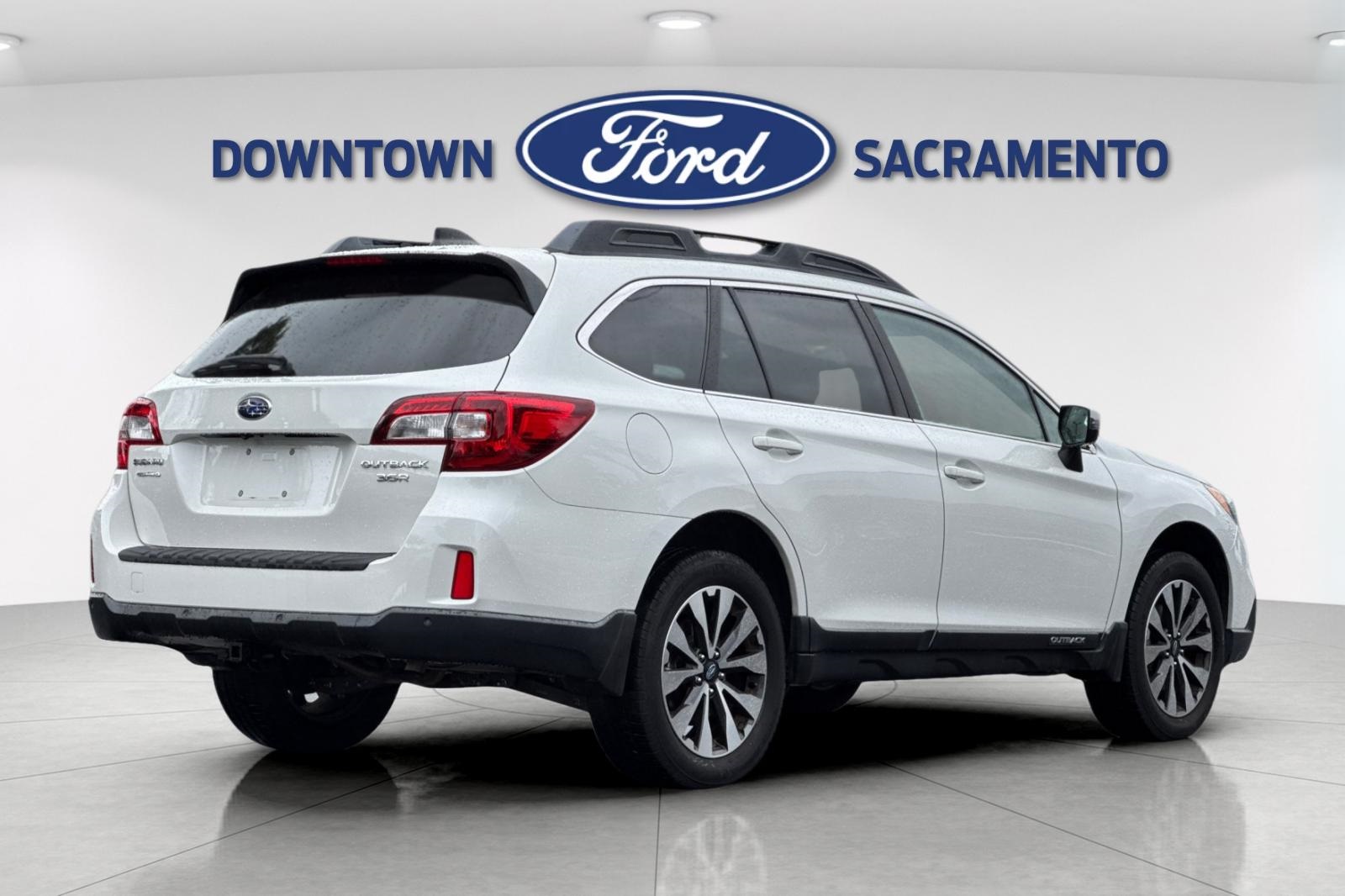 2017 Subaru Outback 3.6R photo 2