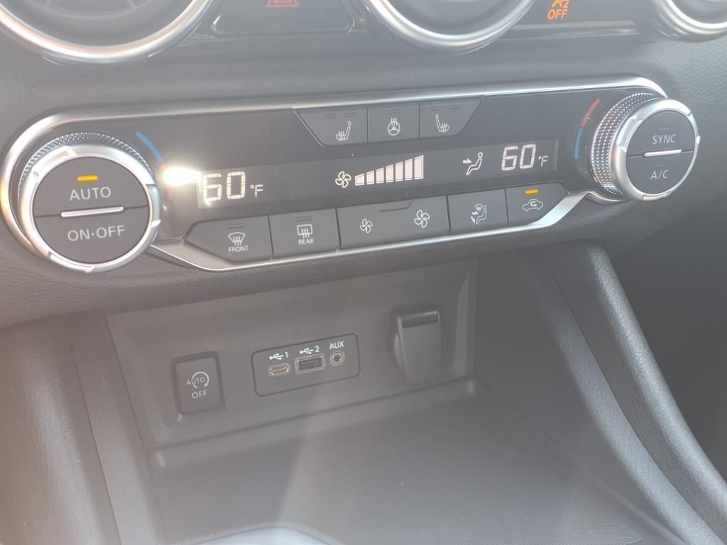 2025 Nissan Sentra SV photo 4