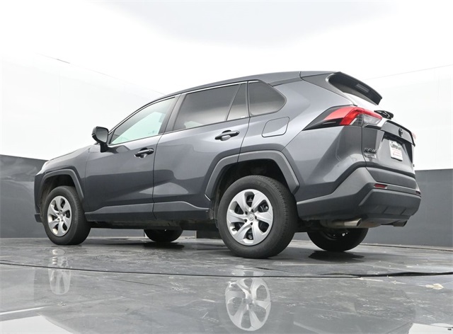 2023 Toyota RAV4 LE photo 9