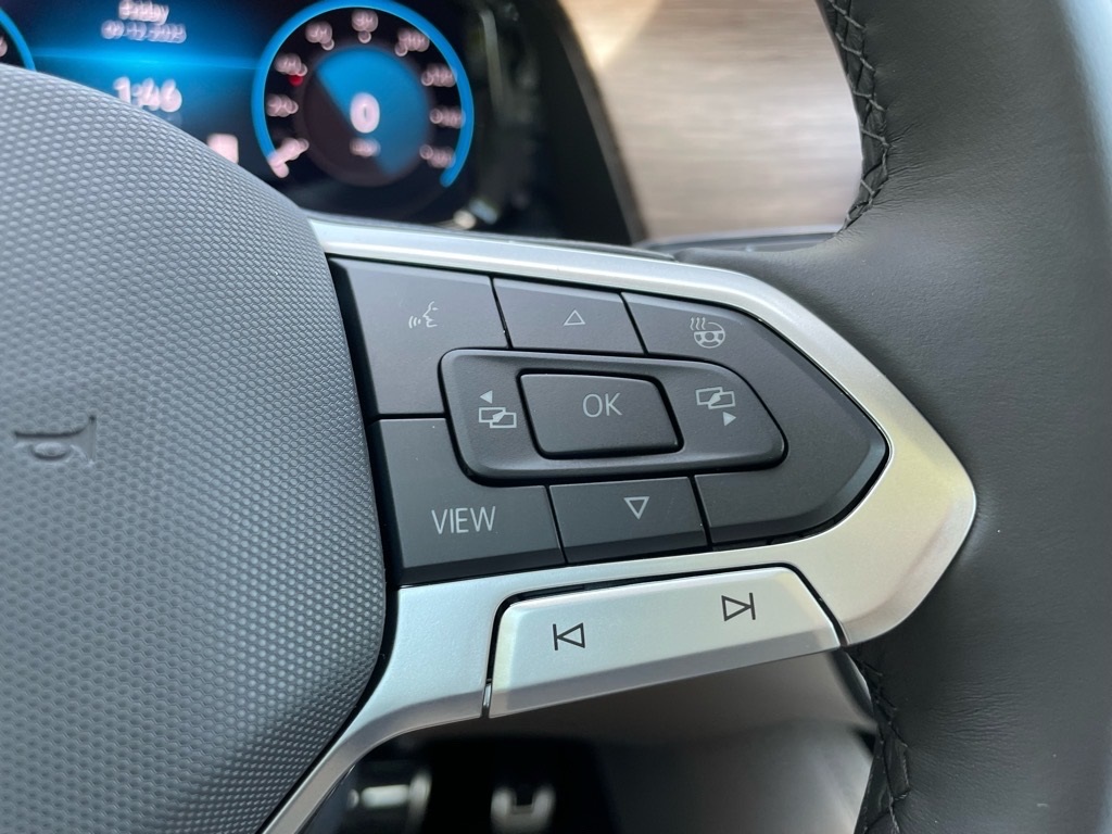 2026 Volkswagen Atlas SEL Premium R-Line photo 4