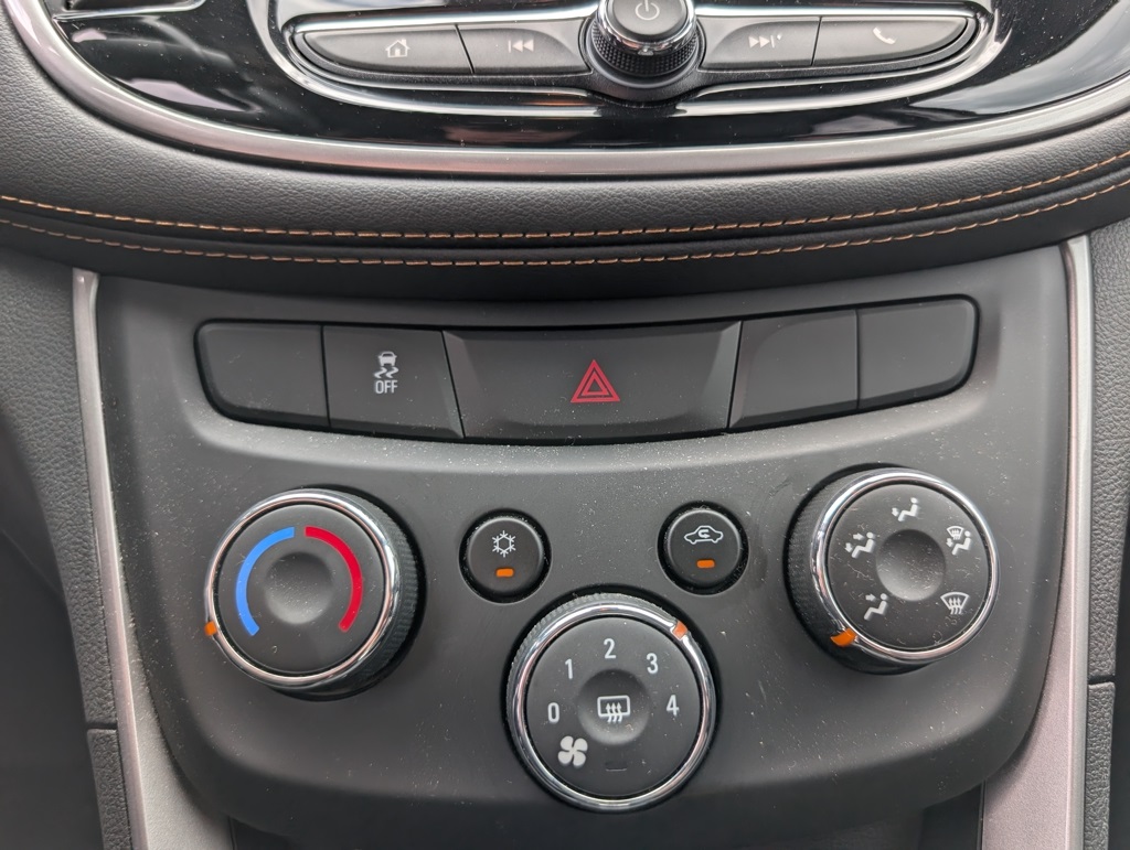 2022 Chevrolet Trax LT photo 16