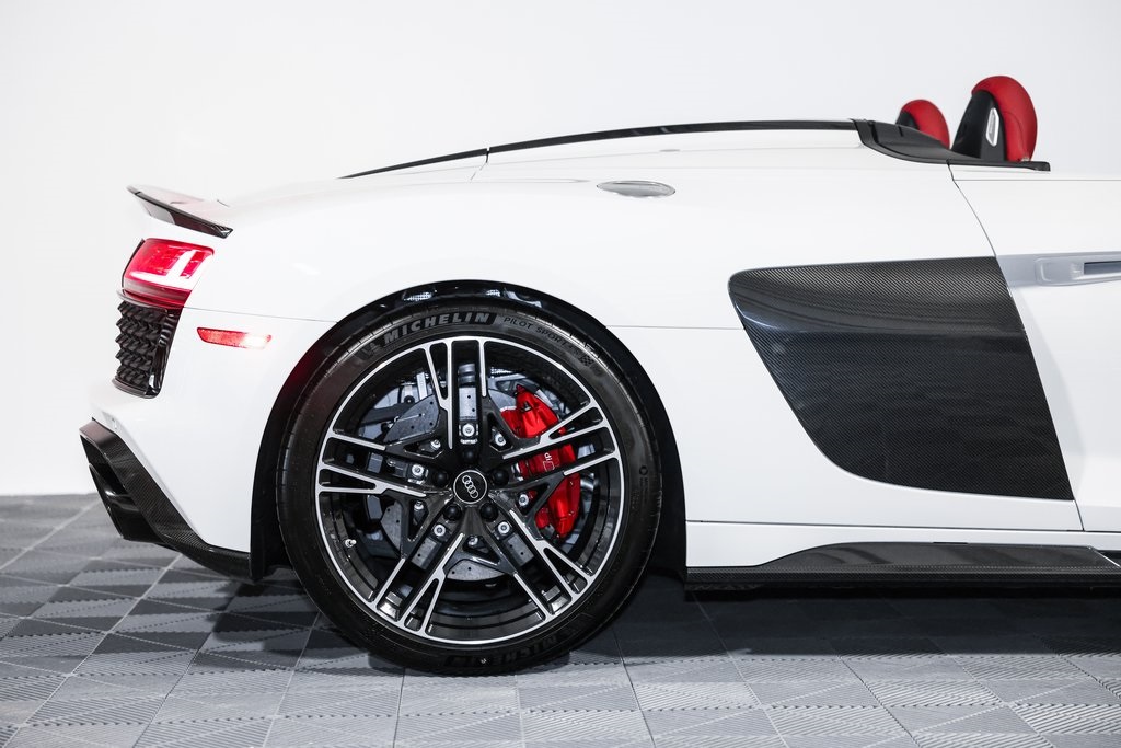 2023 Audi R8 V10 Performance photo 2