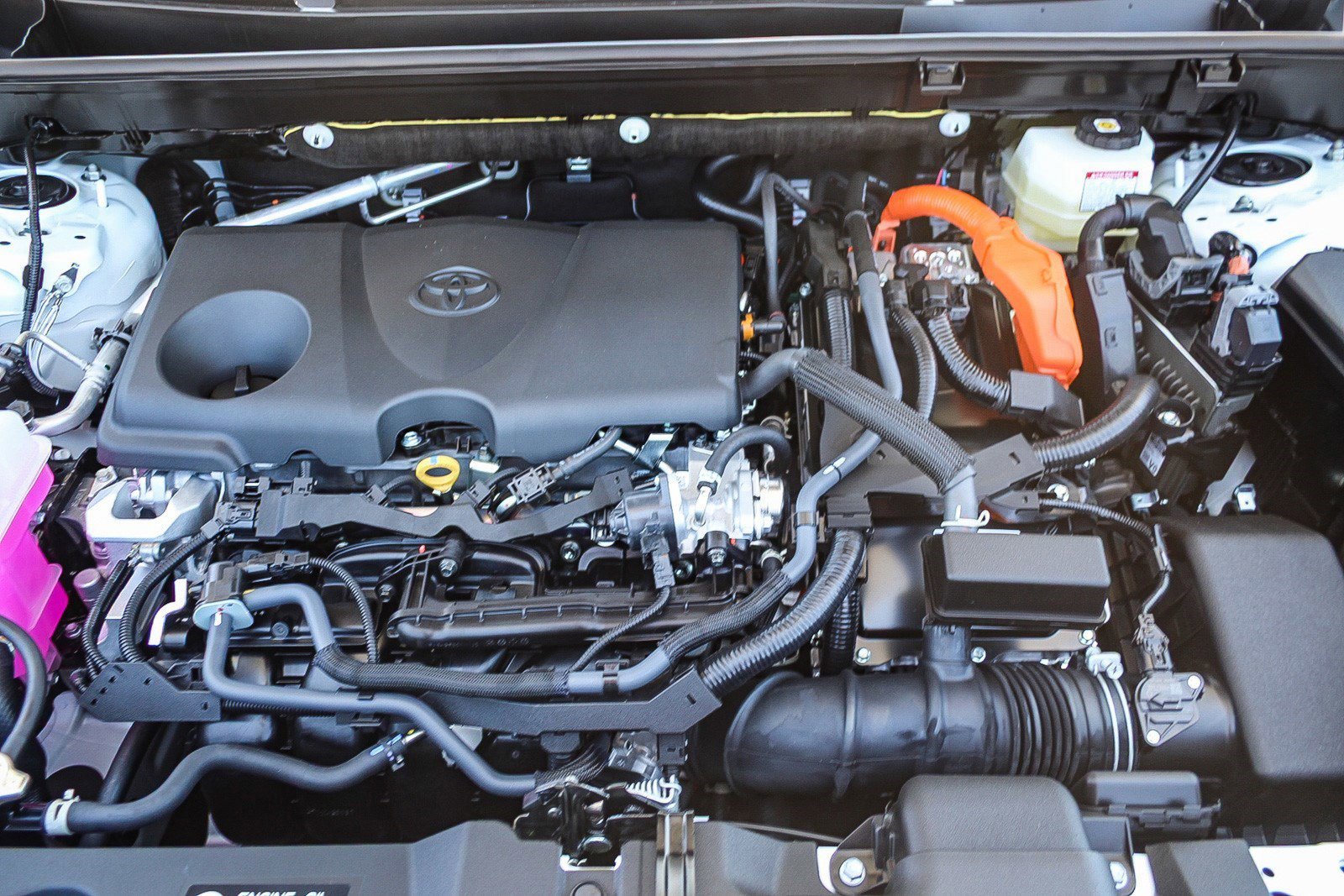 2025 Toyota RAV4 Hybrid XLE photo 12