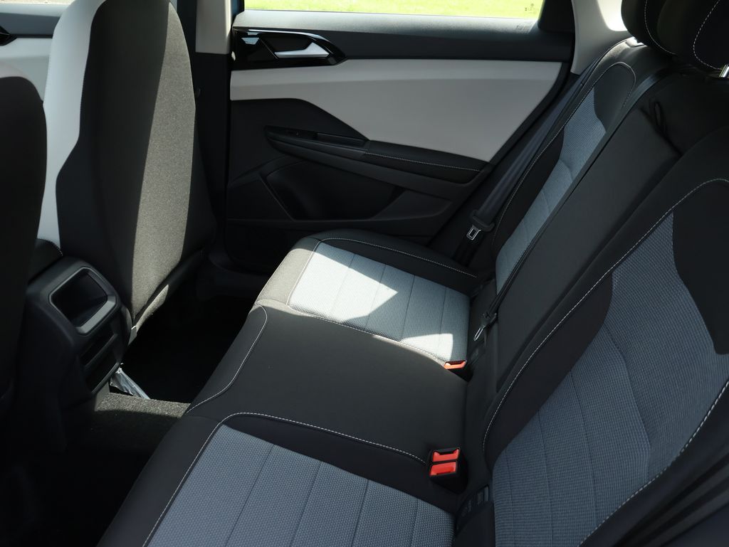 2025 Volkswagen Taos S photo 16