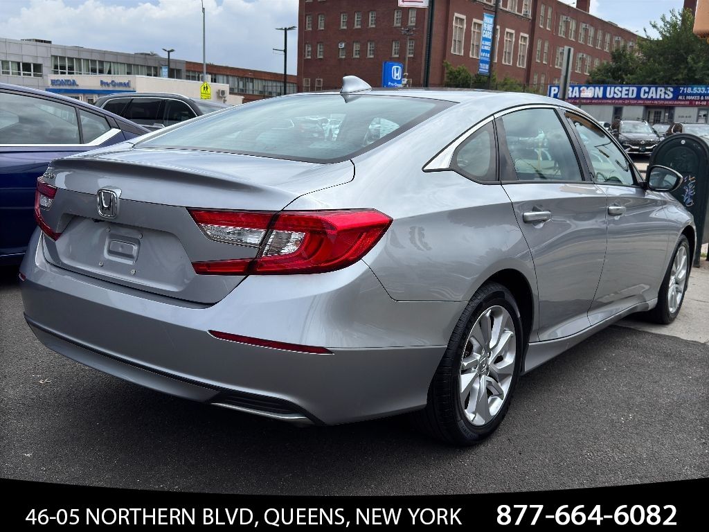 2019 Honda Accord LX 1.5T photo 4