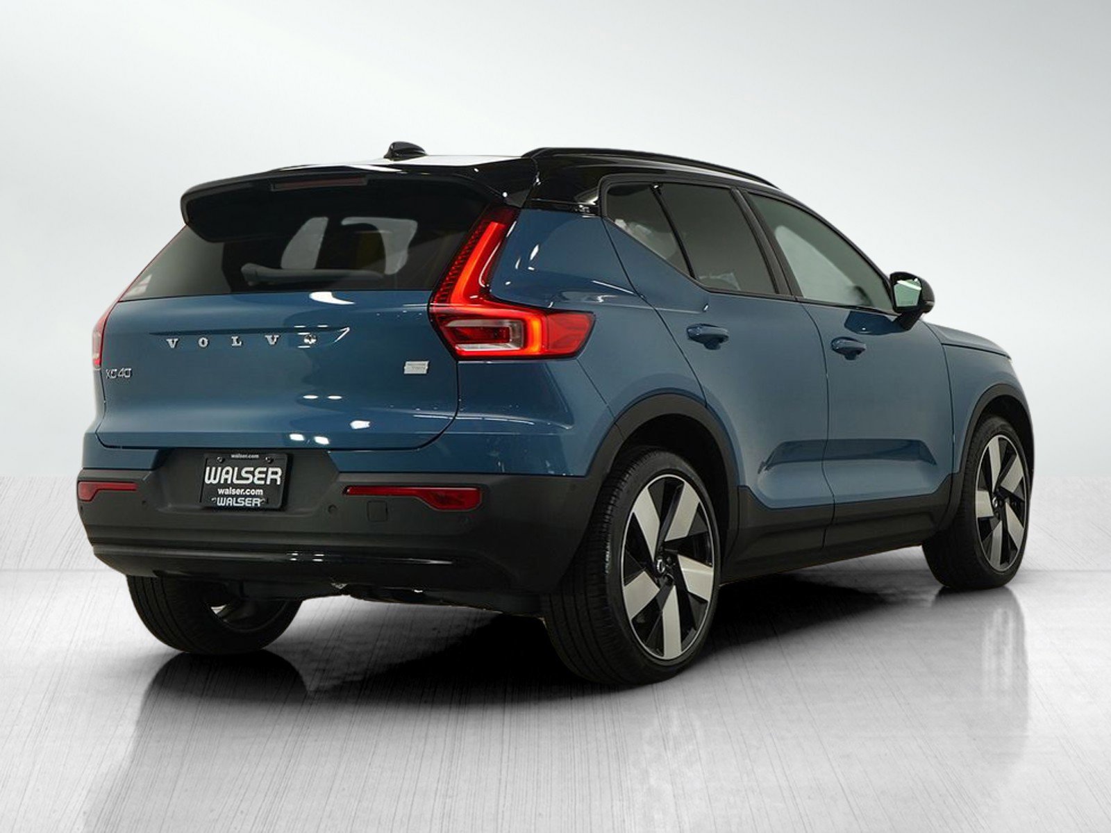2023 Volvo XC40 Recharge Ultimate AWD photo 4