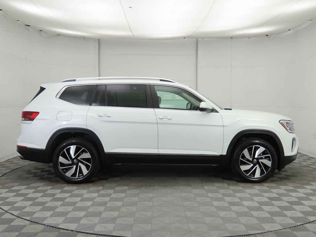 2026 Volkswagen Atlas SEL photo 4