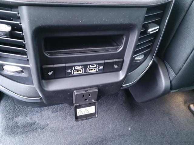2025 Ram 1500 Laramie photo 3