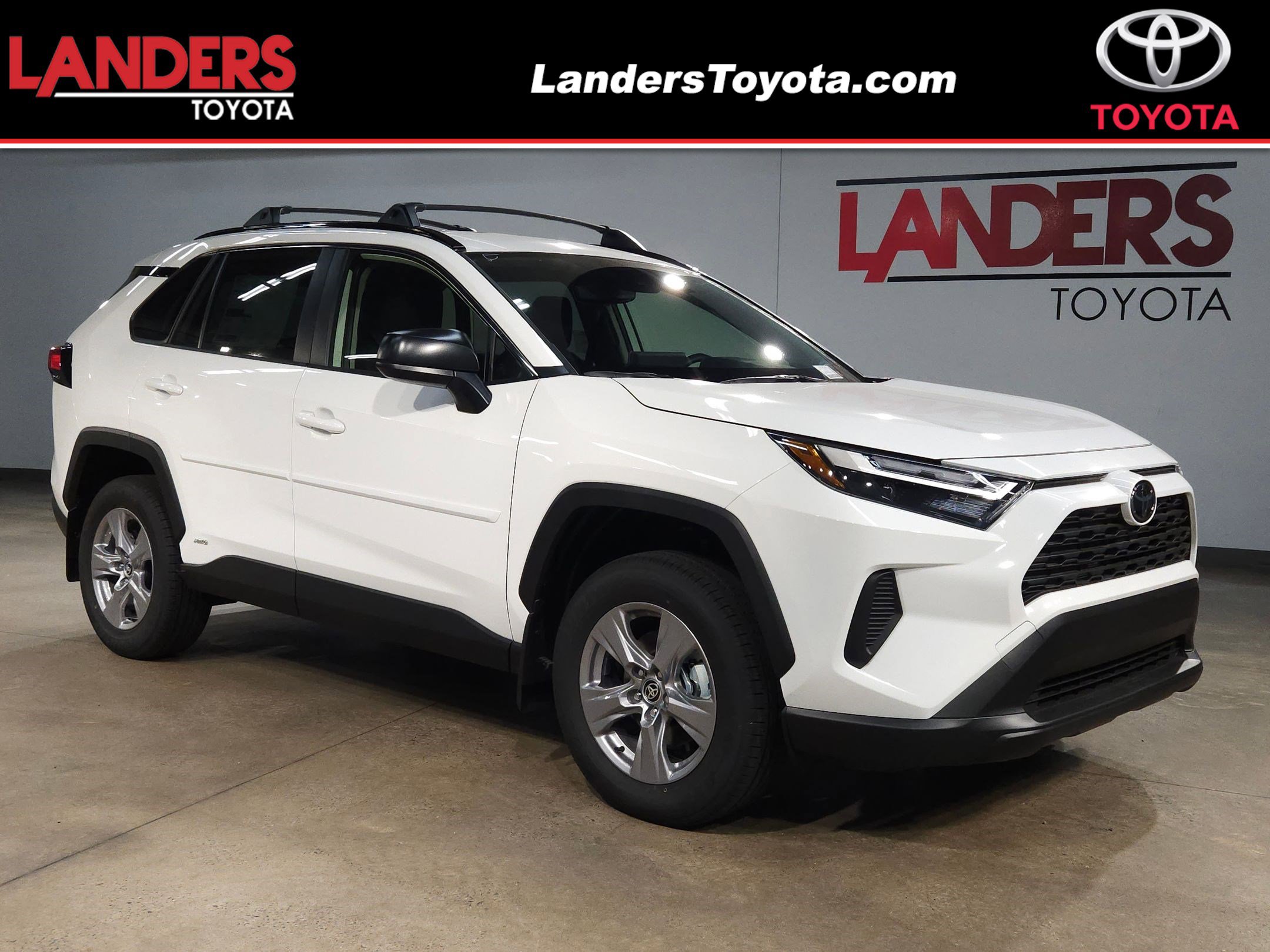 2025 Toyota RAV4 LE's photo