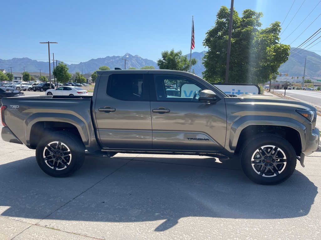 2024 Toyota Tacoma TRD Sport photo 2