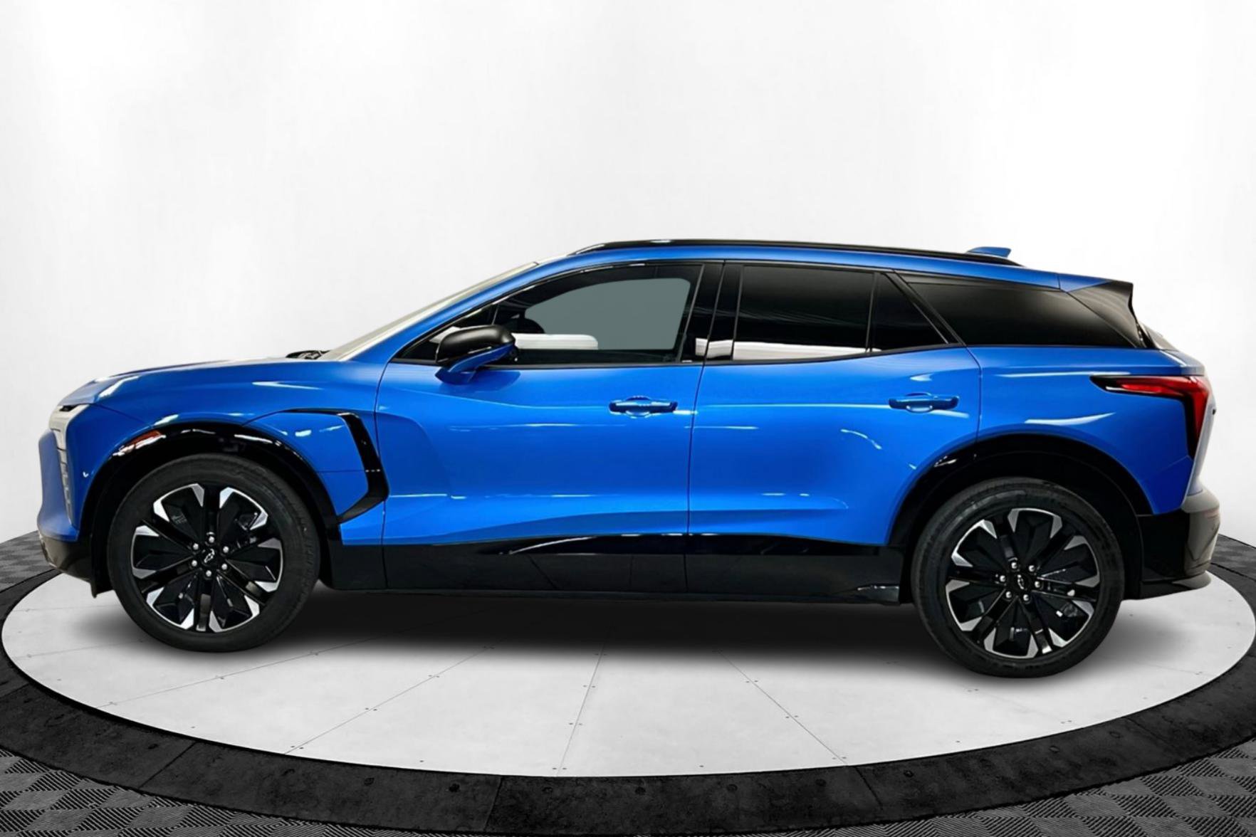 2024 Chevrolet Blazer EV RS photo 2