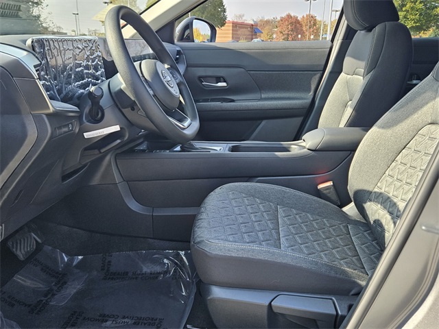 2026 Nissan Kicks SV photo 3