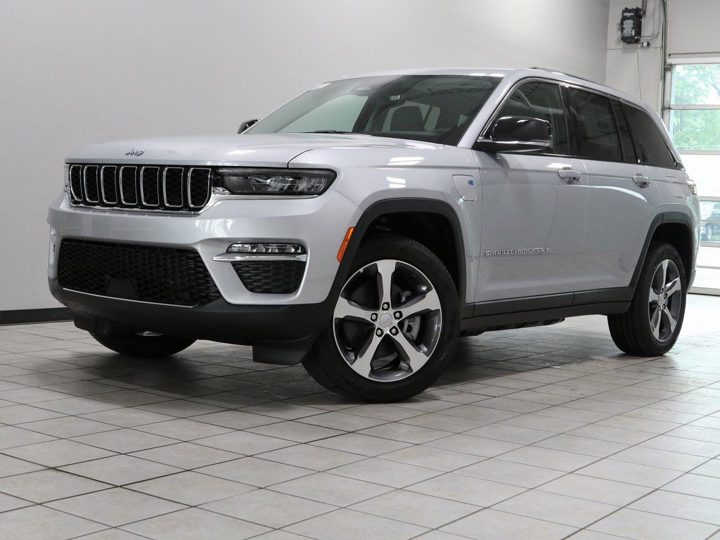 2023 Jeep Cherokee 4xe photo 2