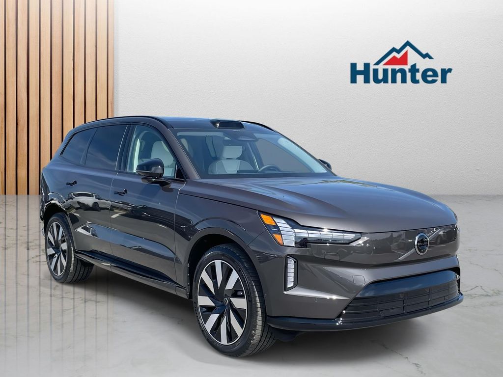 2025 Volvo EX90 Plus's photo