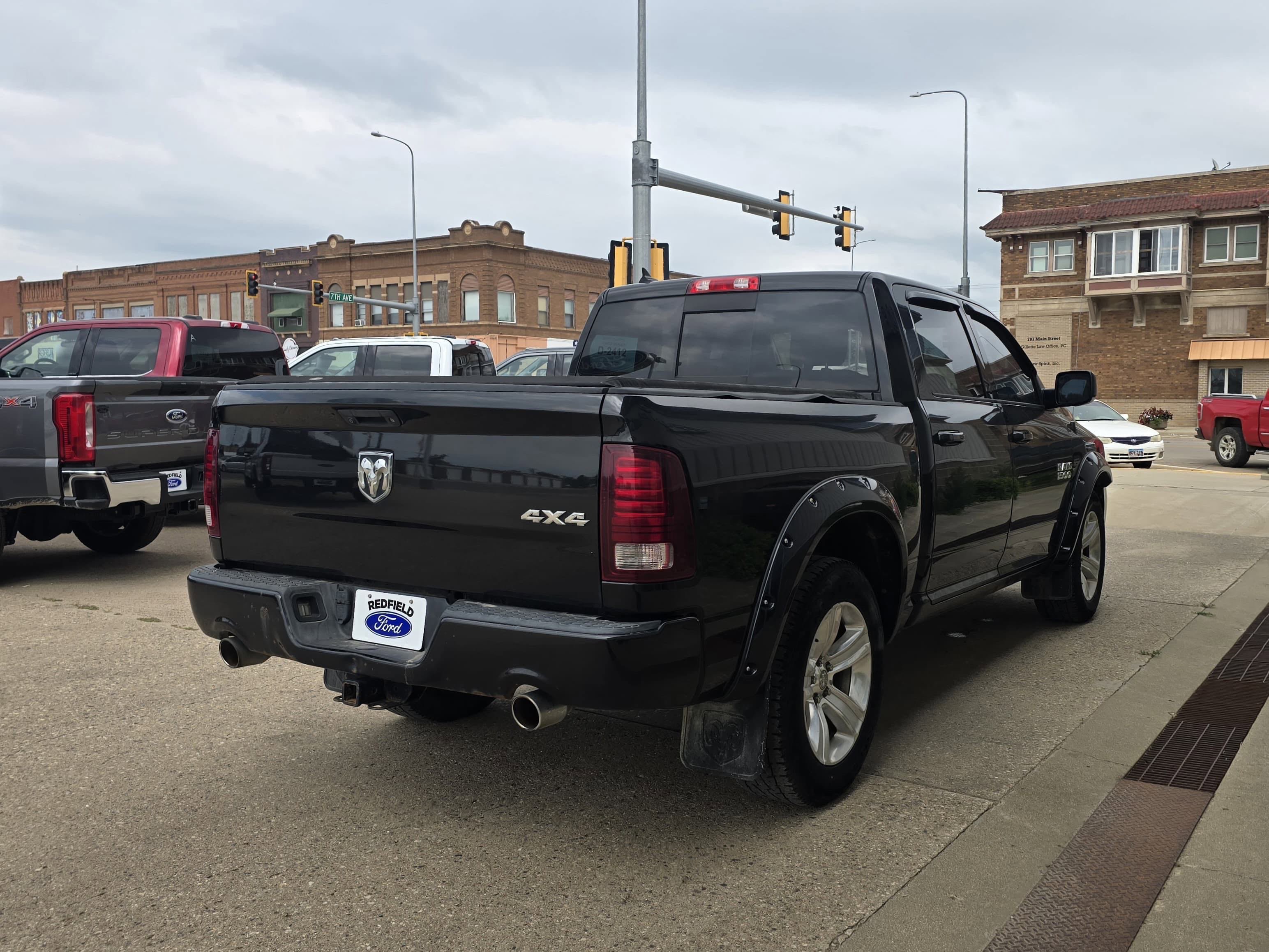 2015 Ram 1500 Sport photo 2