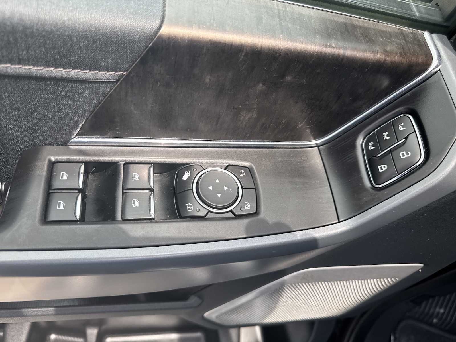 2022 Ford F-150 Lariat photo 18