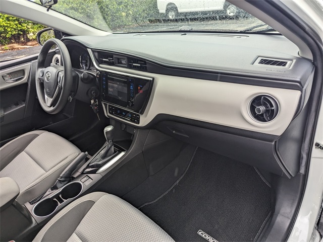 2019 Toyota Corolla L photo 13