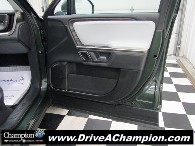 2022 Rivian R1T Adventure photo 21