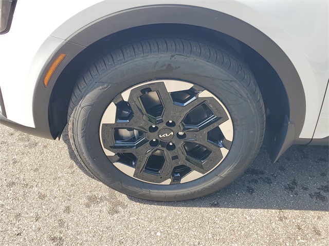 2025 Kia Sorento S photo 4