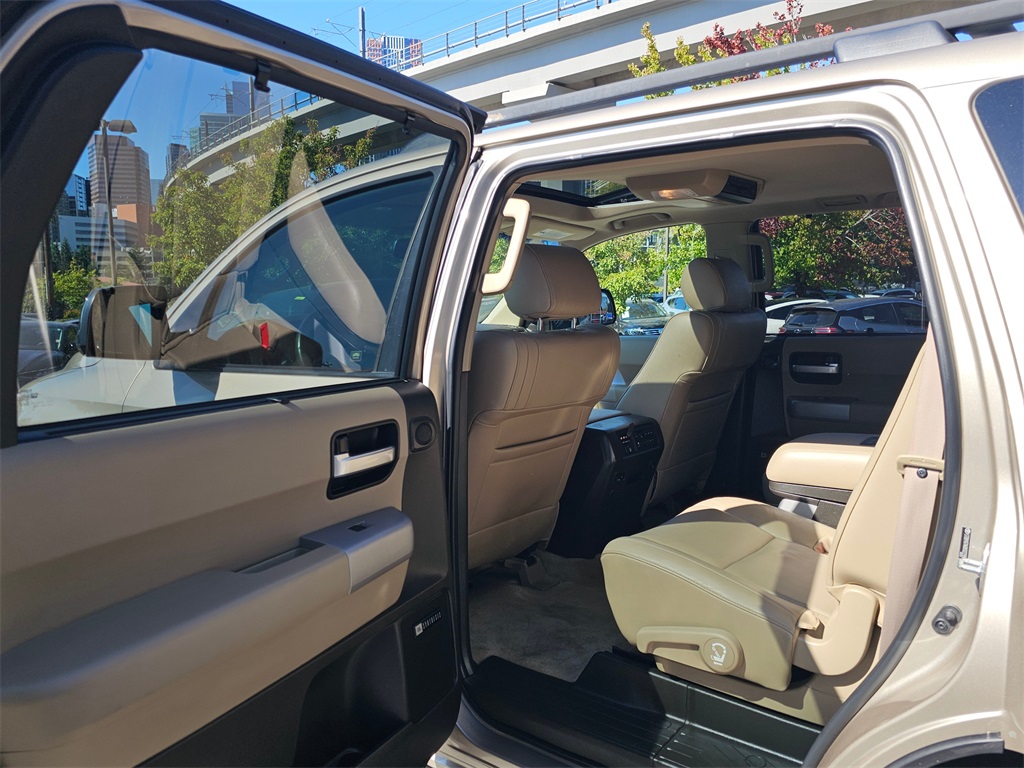 2008 Toyota Sequoia Platinum Sport photo 19