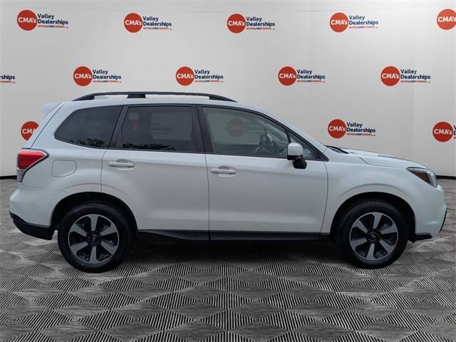 2018 Subaru Forester 2.5i Premium photo 4