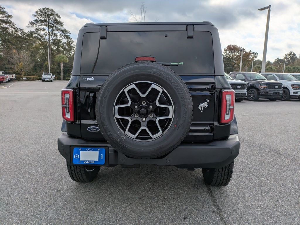 2025 Ford Bronco Outer Banks photo 3