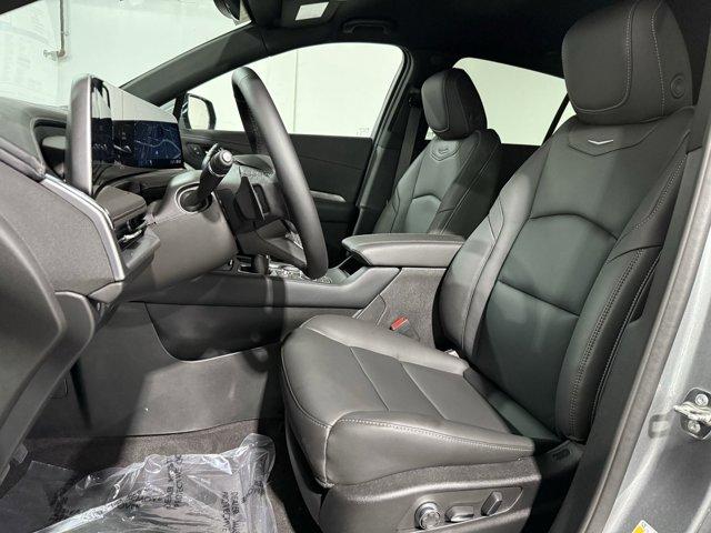2025 Cadillac XT4 Premium Luxury photo 3