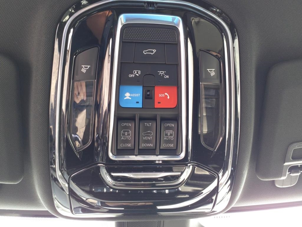 2023 Jeep Cherokee Overland 4xe photo 15