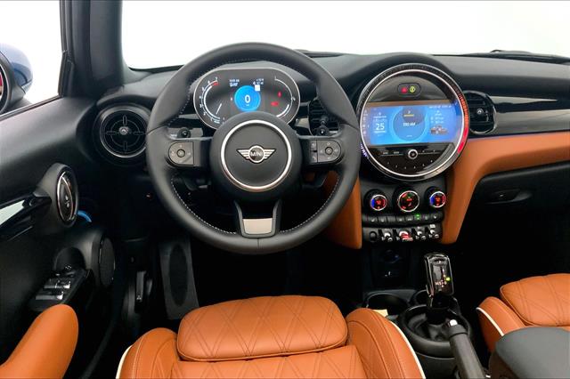2023 Mini Cooper Convertible Signature photo 4