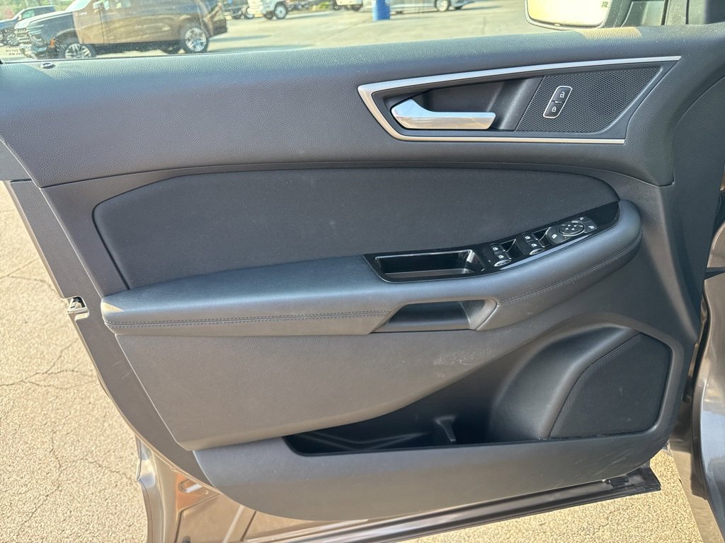 2019 Ford Edge SEL photo 25
